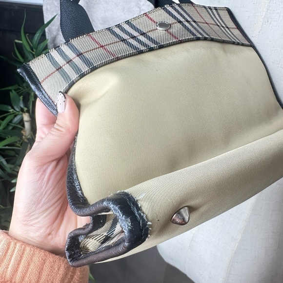 Authentic Burberry handbag 👜 - Picture 10 of 15